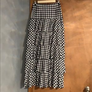 Houndstooth ruffle skirt